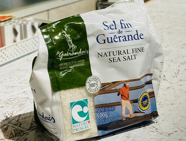 フランス産ゲランドの塩を使用した、シフォン生地。